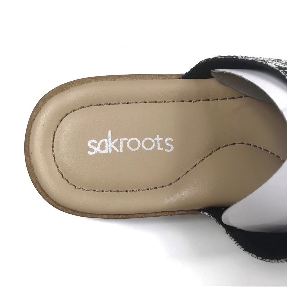 Sakroots Black & White Floral Slip On… - Picture 8 of 13